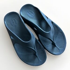 OOFOS Black Thong Flip Flops Sandals Recovery Comfort Men 9 Women 11 EU 42